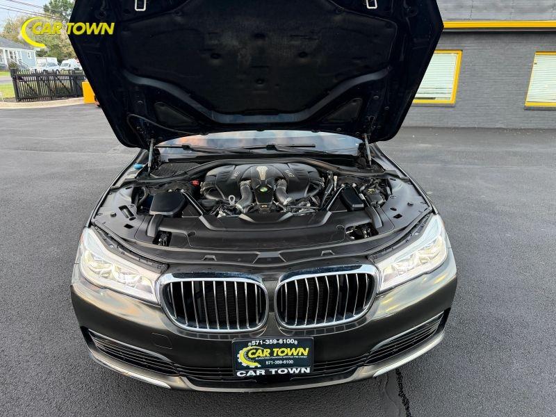 Vehicle photo 34