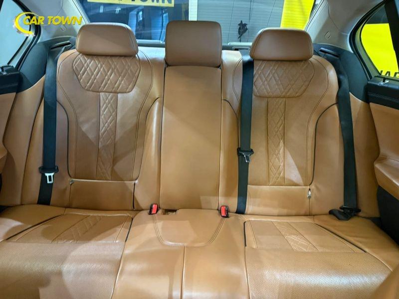 Vehicle photo 22