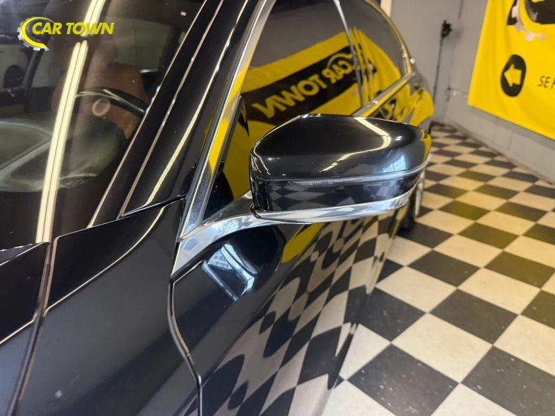 Vehicle photo 35
