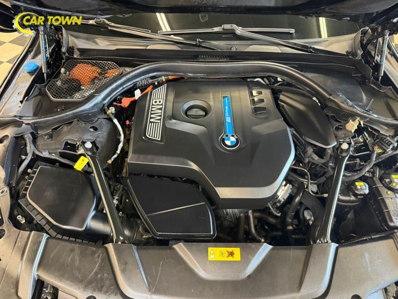 Vehicle photo 38
