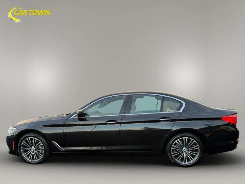 Vehicle photo 14