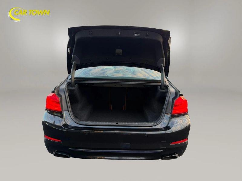 Vehicle photo 24