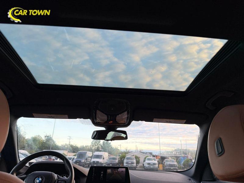 Vehicle photo 33
