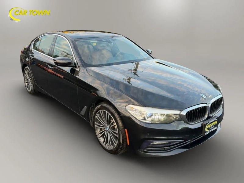 Vehicle photo 5