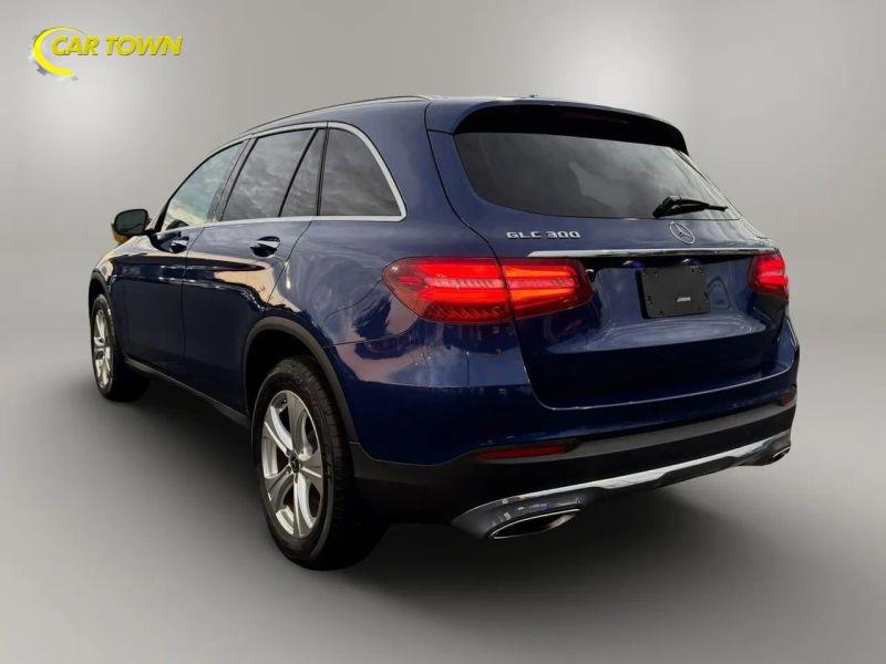 Vehicle photo 13
