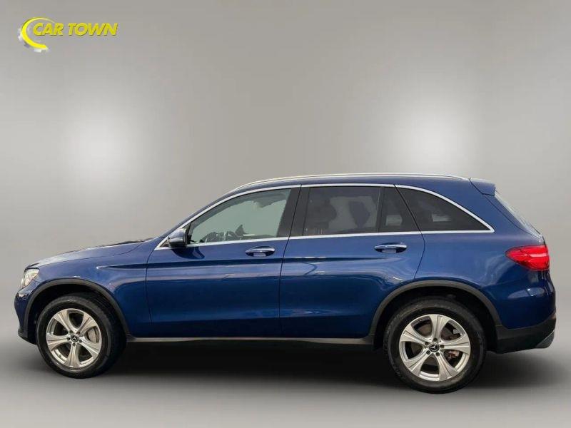 Vehicle photo 14