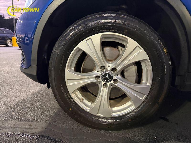 Vehicle photo 31