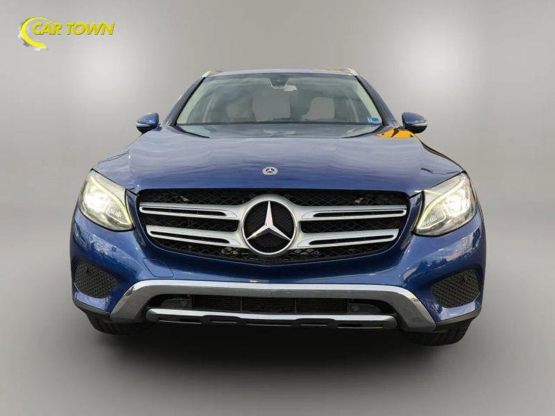 Vehicle photo 4