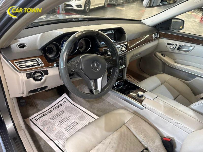 Vehicle photo 16