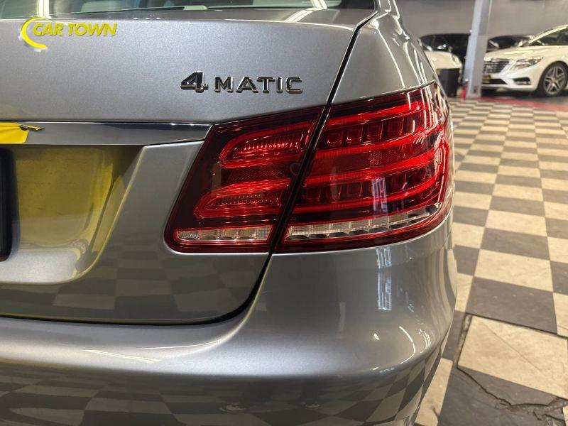 Vehicle photo 32