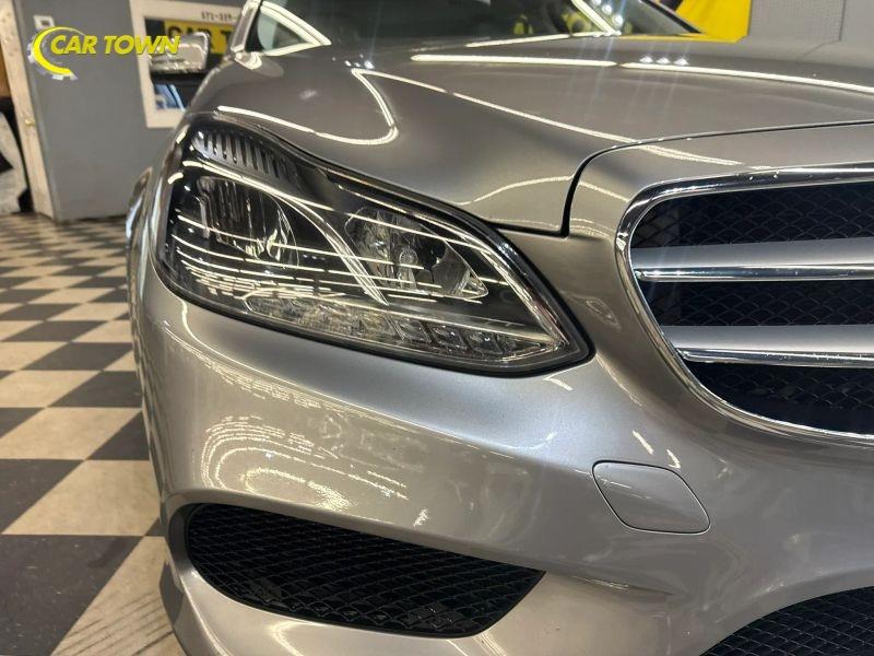 Vehicle photo 35