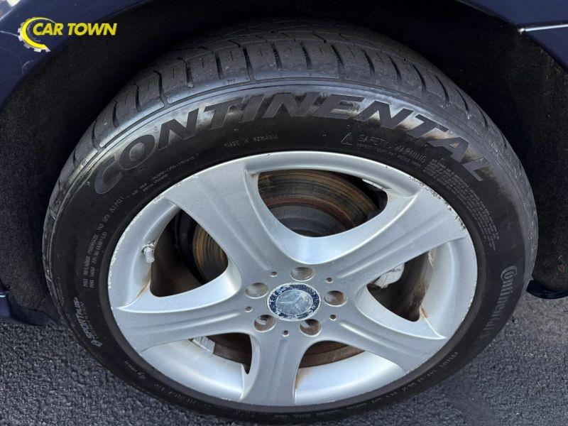 Vehicle photo 15