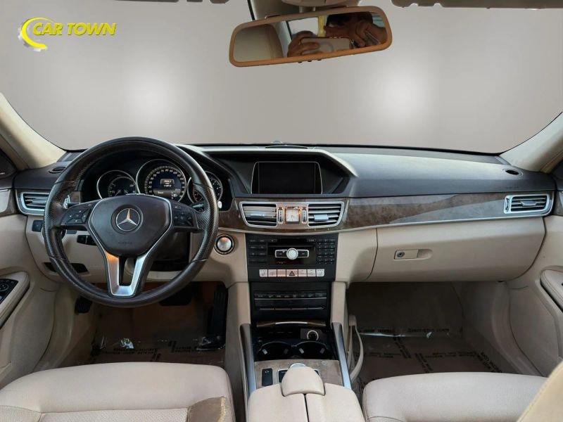 Vehicle photo 16