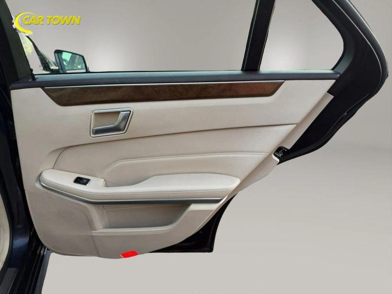 Vehicle photo 35