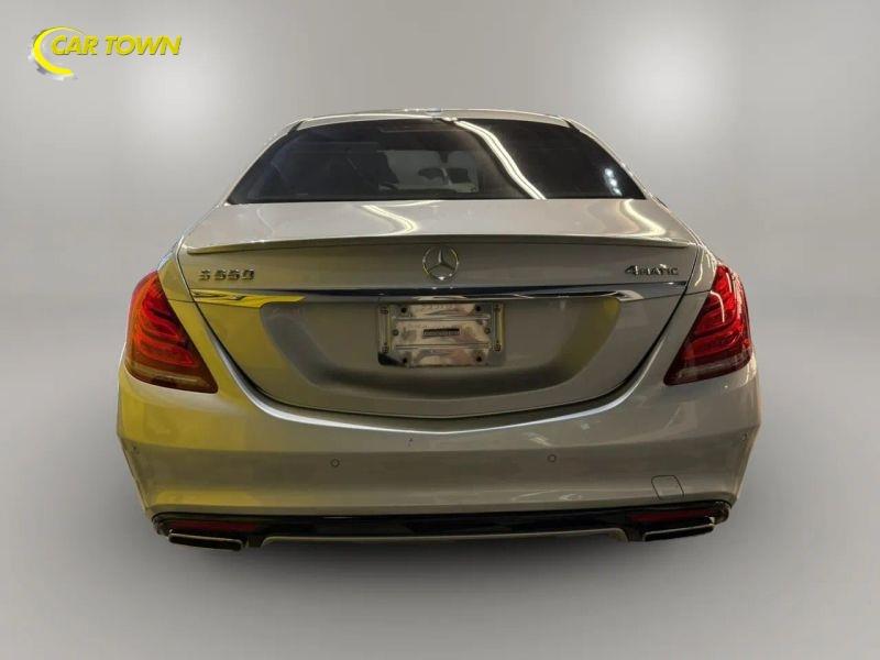 Vehicle photo 11