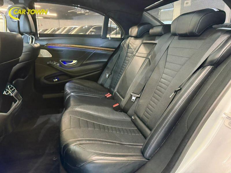Vehicle photo 23