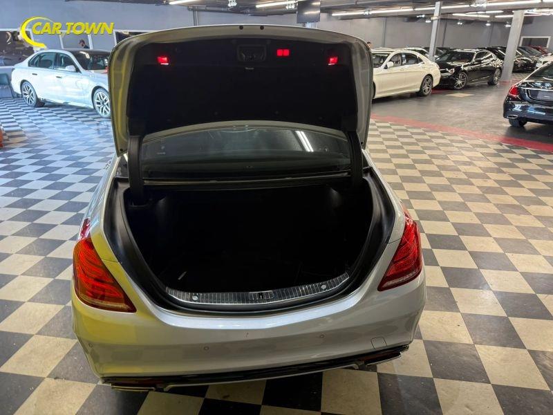 Vehicle photo 24