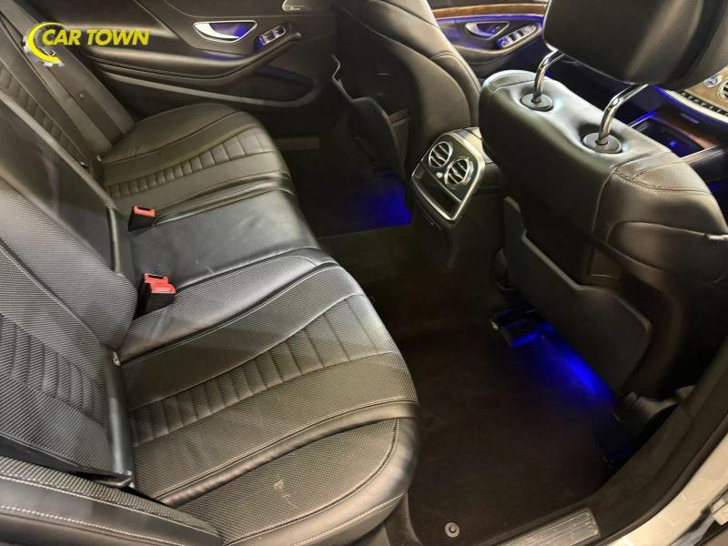 Vehicle photo 30