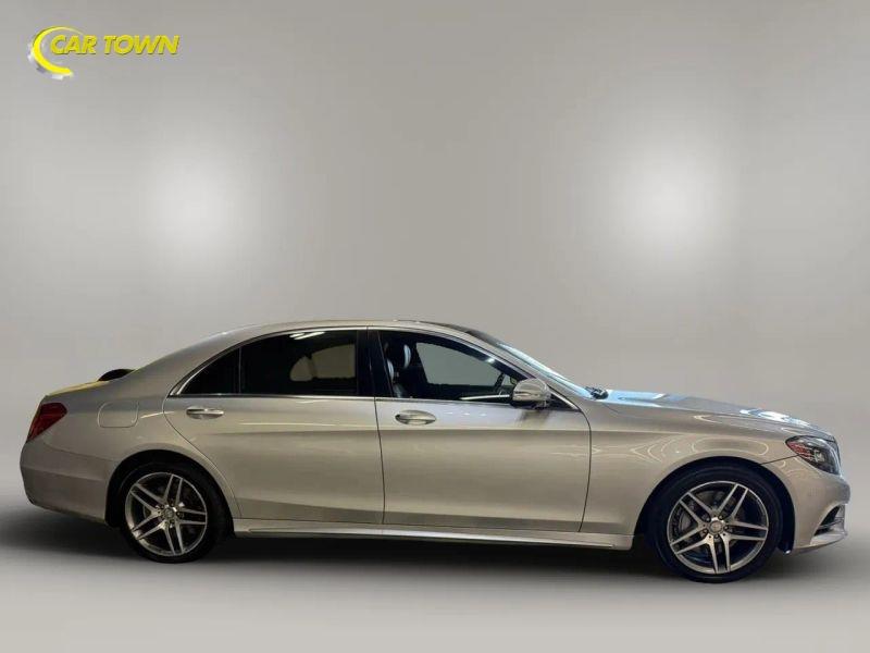 Vehicle photo 7