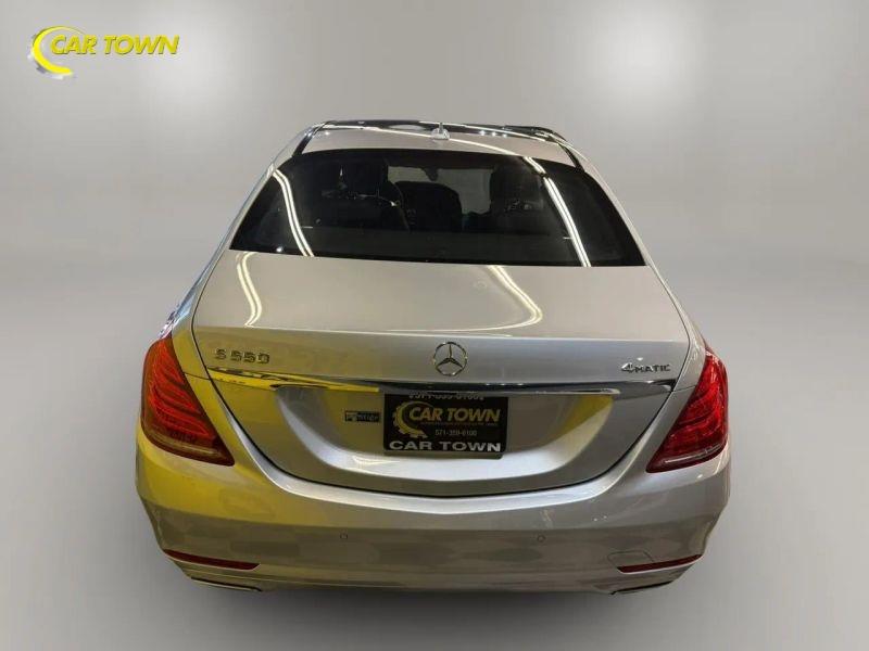Vehicle photo 10