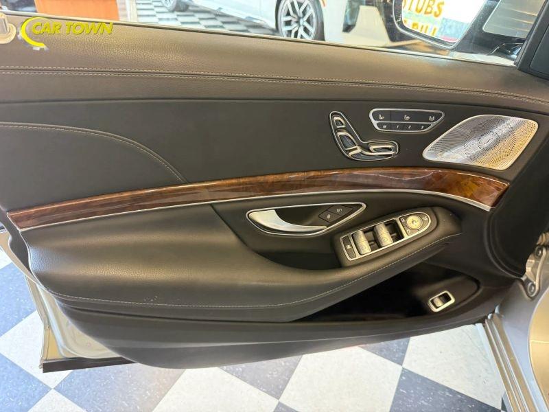 Vehicle photo 19