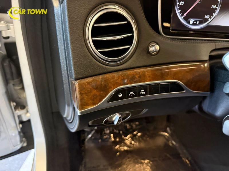 Vehicle photo 20