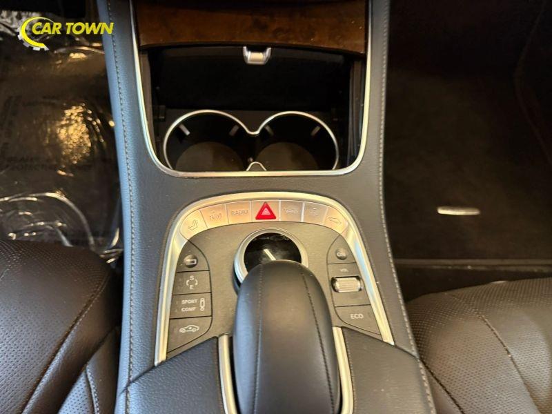 Vehicle photo 21