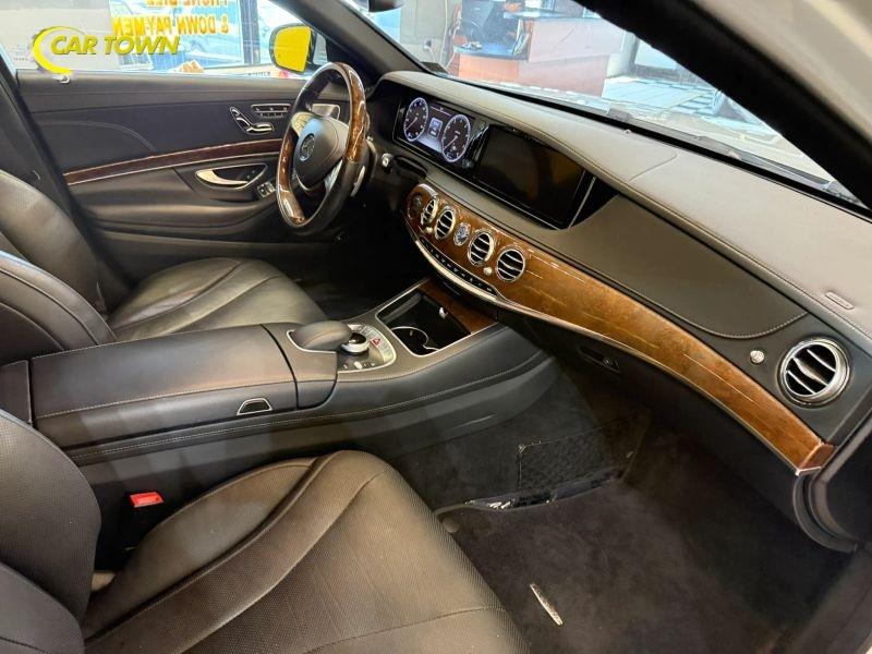 Vehicle photo 25