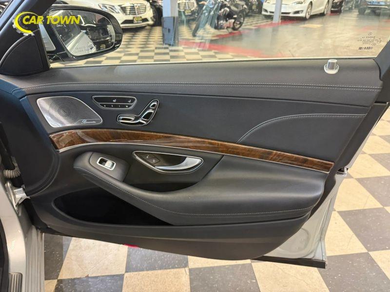 Vehicle photo 27