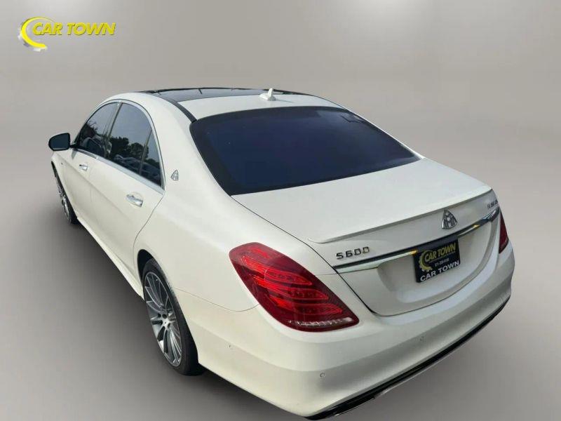Vehicle photo 12