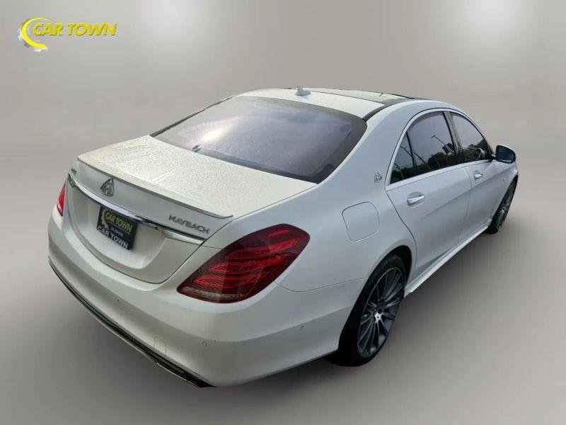 Vehicle photo 8