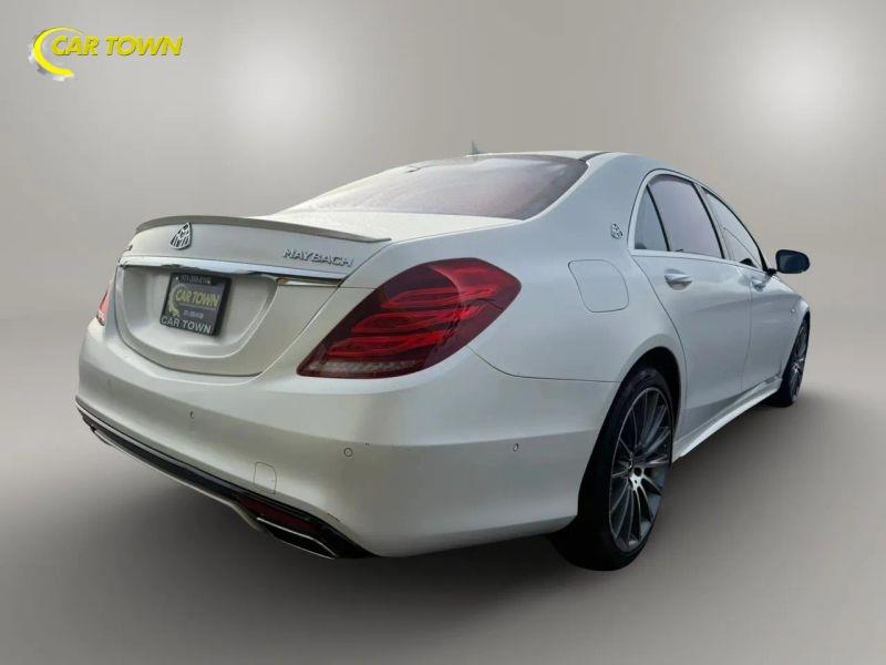 Vehicle photo 9