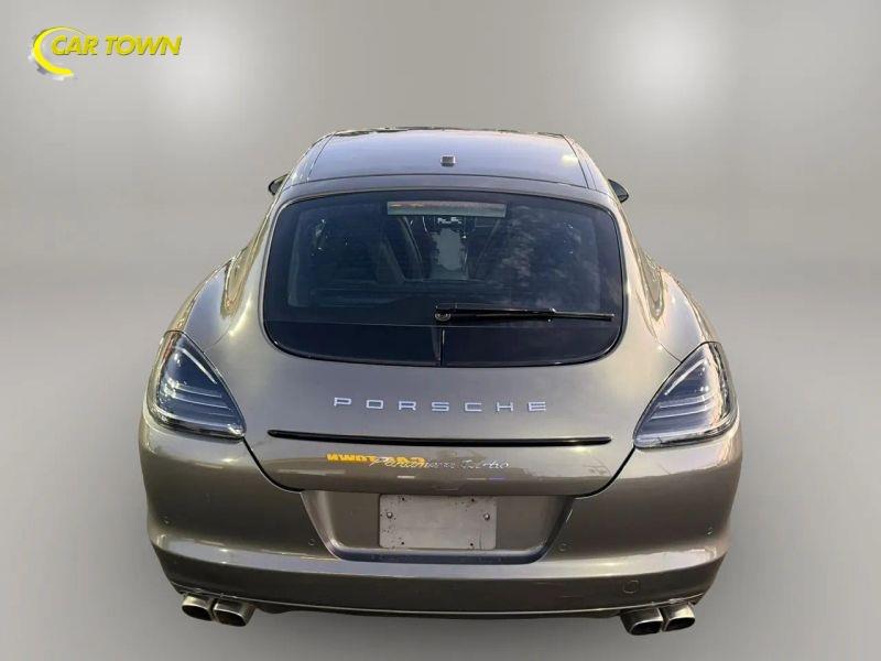 Vehicle photo 10