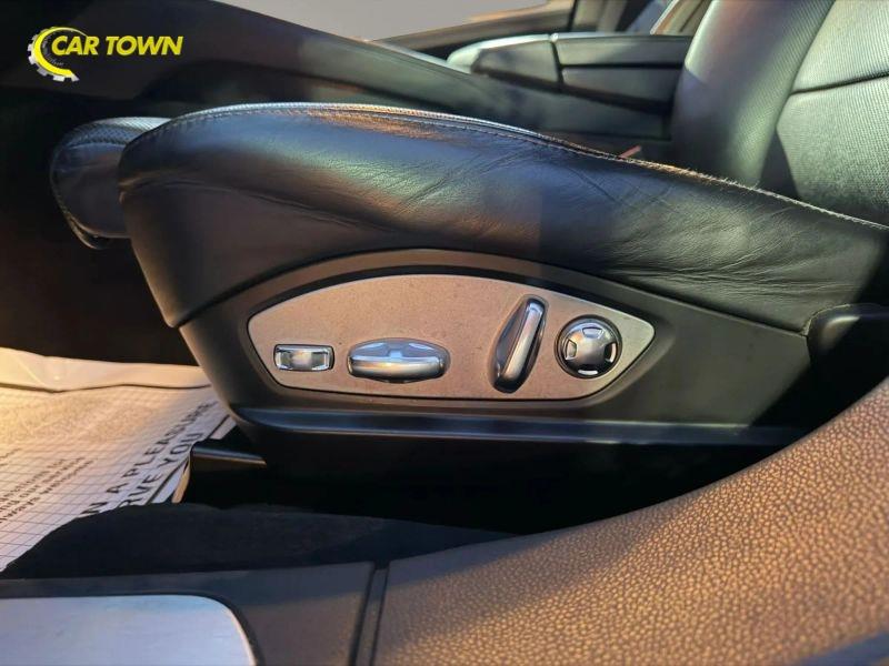 Vehicle photo 18