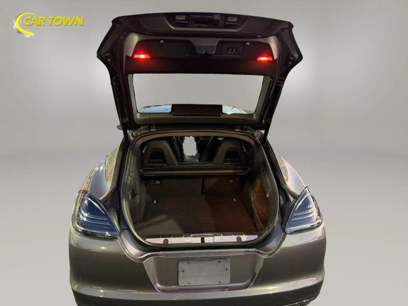 Vehicle photo 27