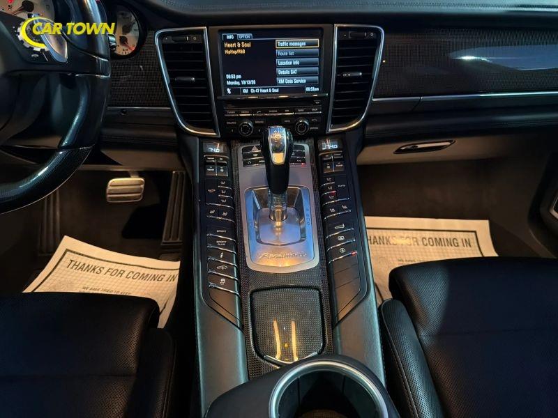 Vehicle photo 32