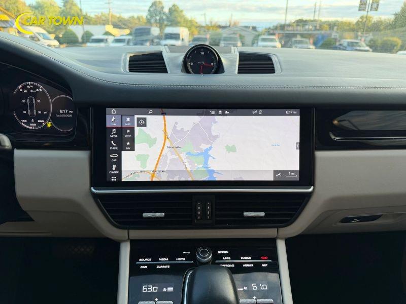 Vehicle photo 20