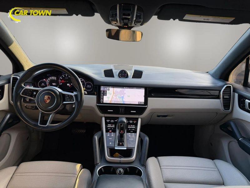 Vehicle photo 22