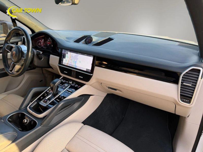 Vehicle photo 27