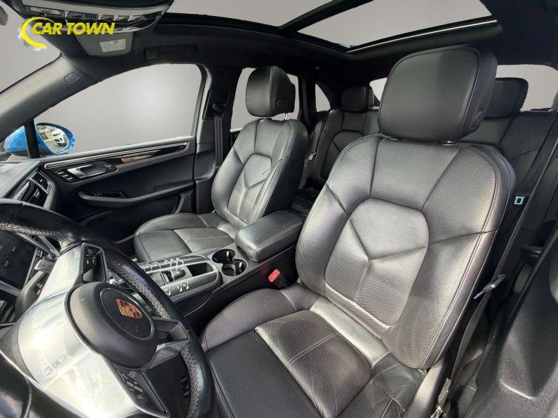 Vehicle photo 15