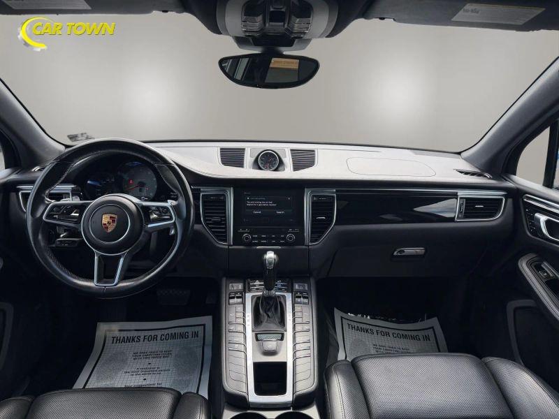 Vehicle photo 28