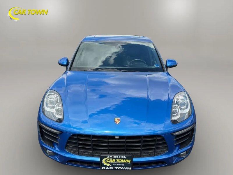 Vehicle photo 3