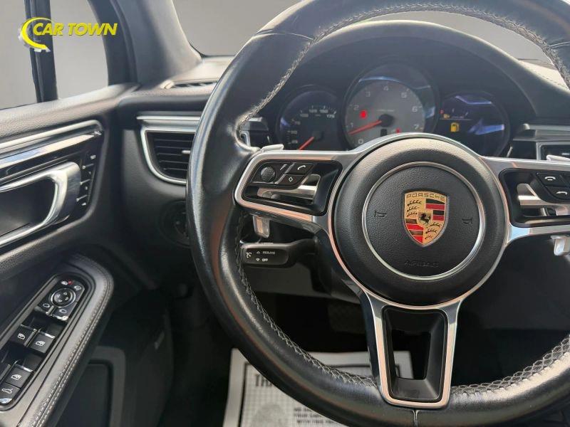 Vehicle photo 31