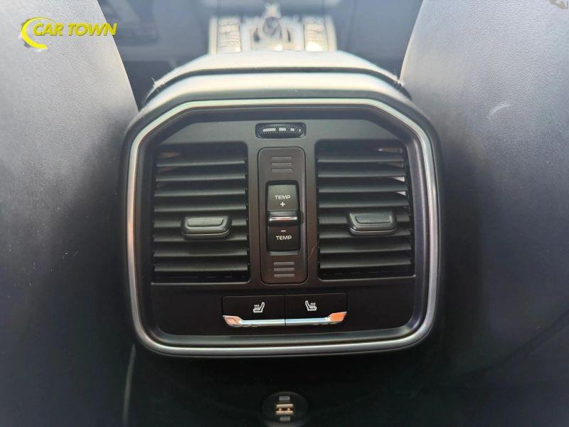 Vehicle photo 35