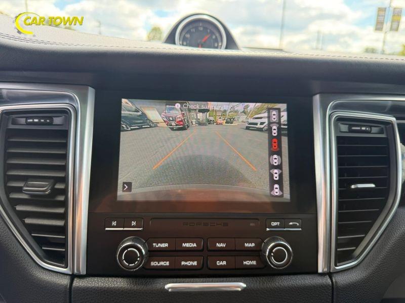 Vehicle photo 36