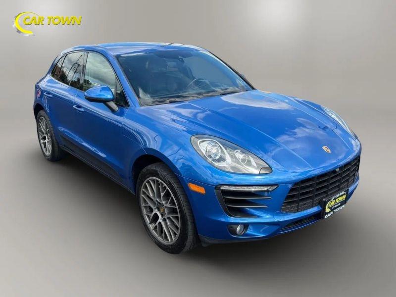 Vehicle photo 5