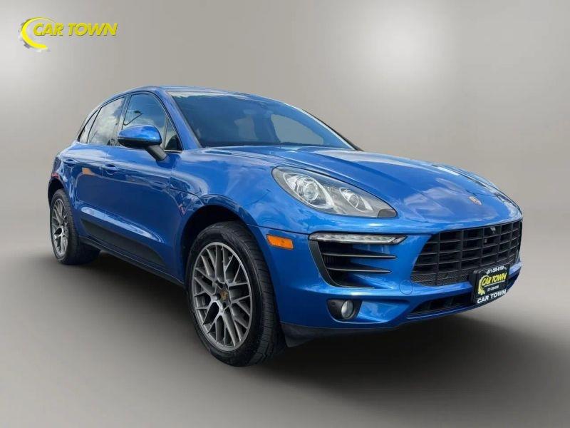 Vehicle photo 6