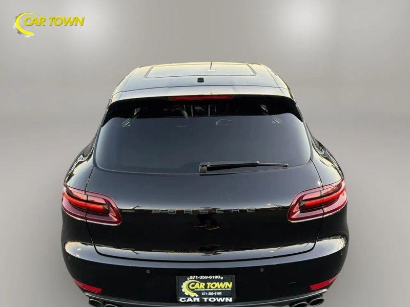 Vehicle photo 10