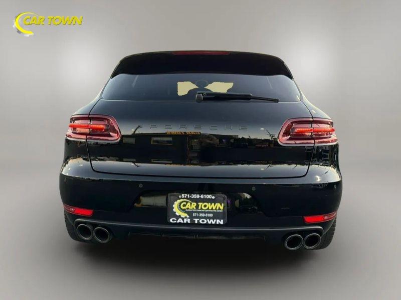 Vehicle photo 11