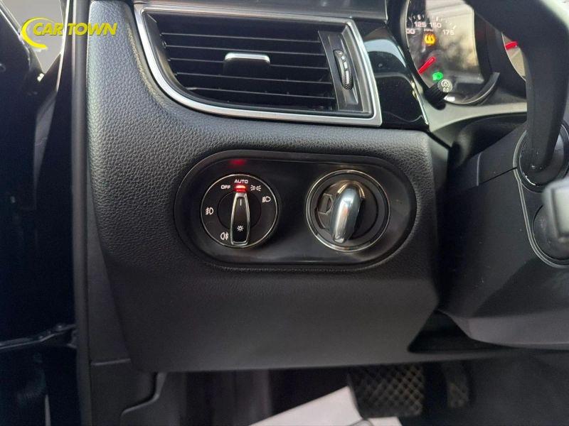 Vehicle photo 25